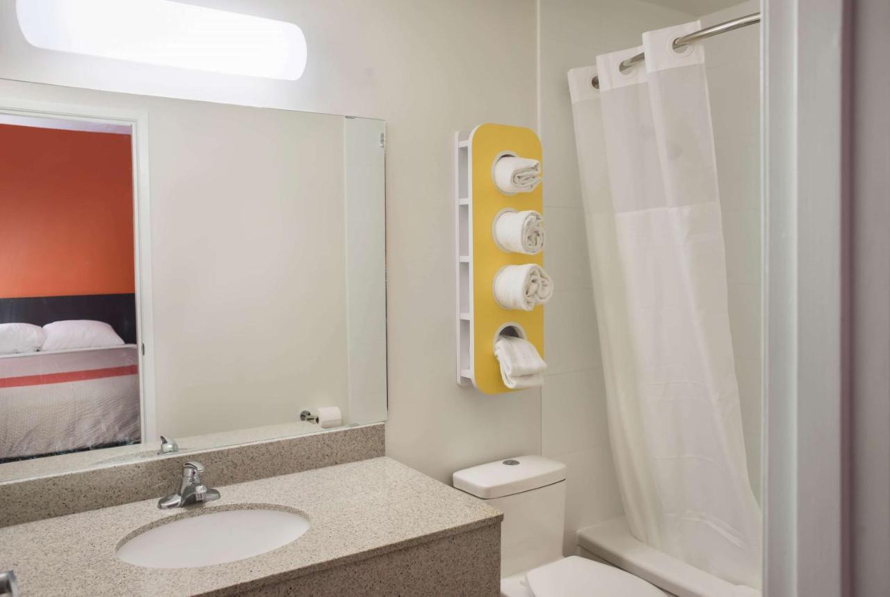 6-fort St. John, Bc Hotel 2*