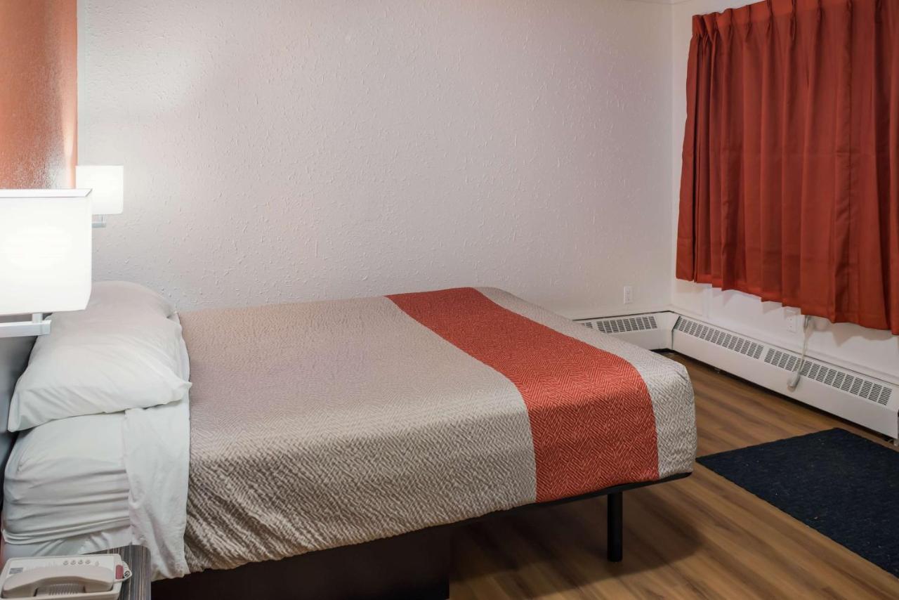 Hotel 6-fort St. John, Bc